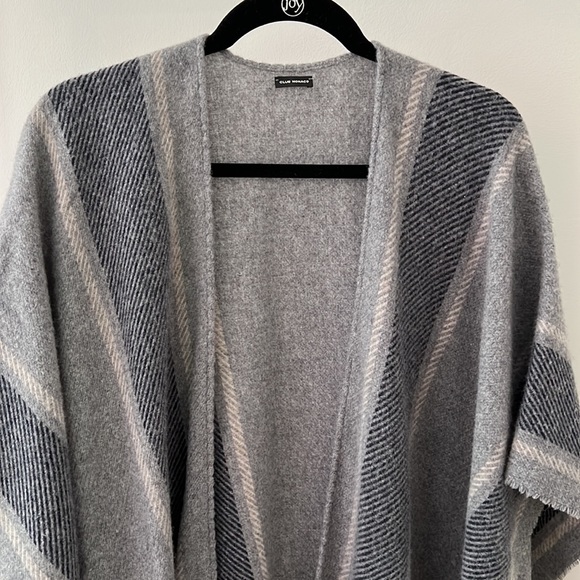 Club Monaco gray wrap - Picture 2 of 2